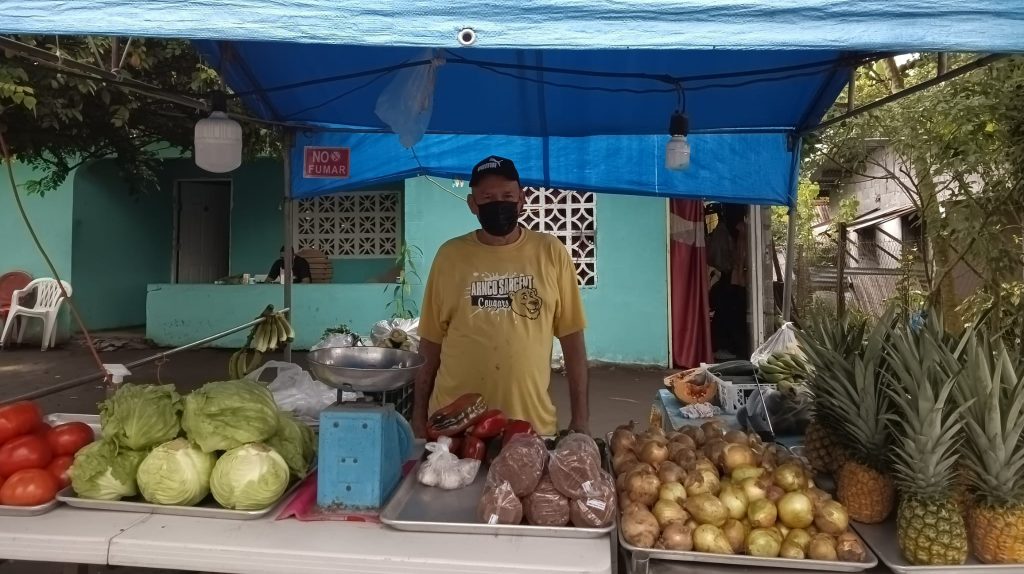 Image of a store in the vegetable street of Panama